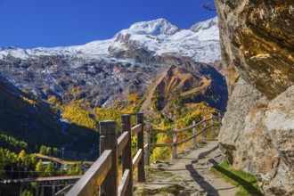 Historic chapel trail with Alphubel 4206m in autumn, Saas-Fee, Saasertal, Valais, Switzerland