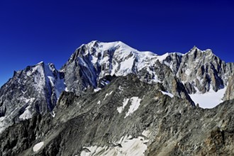 From left, the mountains L'Aiguille Blanche de Peuterey, Mont Blanc, Mont Maudit, Pointe Helbronner