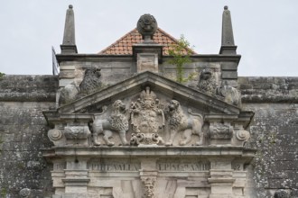 Fortress gate with coat of arms of Prince-Bishop Philipp Valentin Voit von Rieneck, Rosenberg