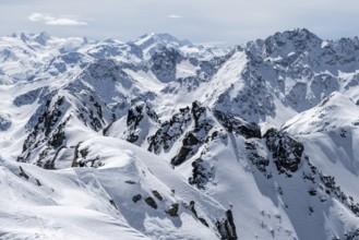 View of mountain panorama, mountain landscape in winter, Albula Alps, Rhaetian Alps, Graubünden,