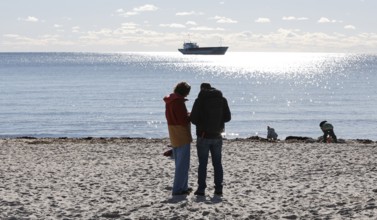 Beach scene on the south beach in sunny autumn weather, Fehmarn island, 18.10.2025, Fehmarn,