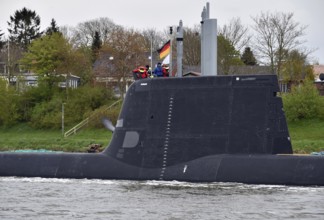 Warship, submarine, submarine TKMS Submarine 01 sails in the Kiel Canal, Schleswig-Holstein,
