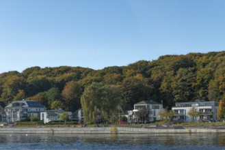 Kiel harbour, exclusive living on the Kiellinie waterfront, villas, balcony, water, slope, forest,