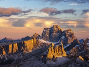 Alpenglühen, Monte Pelmo in the evening light, Dolomites, Belluno province, Veneto region, Italy