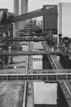 Zollverein coking plant, coke ovens, chimneys, conveyor bridges, view from above, black and white