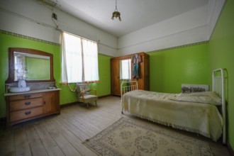 Former residential house, interior, Kolmanskop, restricted diamond area, near Lüderitz, Karas