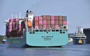 Superyacht COSMOS and container ship ZEPHYR meet in the Kiel Canal, Kiel Canal, Kiel Canal,