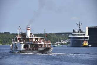 Paddle steamer, steamship Freya meets superyacht COSMOS in the Kiel Canal, Kiel Canal, Kiel Canal,