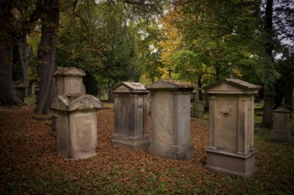 Gravestones, grave, graves, Hoppenlauf cemetery, oldest preserved cemetery in Stuttgart, autumn