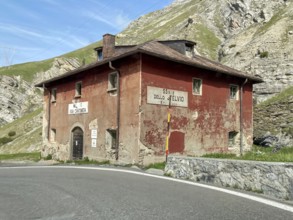 Second house Seconda Casa Cantoniera on the road sulla S.S.38 dello Stelvio to from Bormio on west