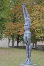 Sculpture Große Neeberger Figur von Wieland Förster 1997, nude standing female figure, nude,