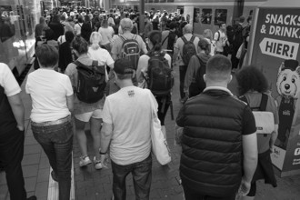 Travellers arriving on the platform at Munich Central Station, Munich, Bavaria, Germany