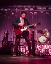 Ben Schneider, singer of Lord Huron live at the Tempodrom Berlin on 08.09.2025