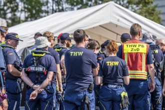THW emergency services at a meeting of the water hazards section in Düsseldorf, during the major