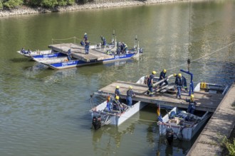 Construction of a multi-purpose pontoon, the specialist group for water hazards, in Düsseldorf, the