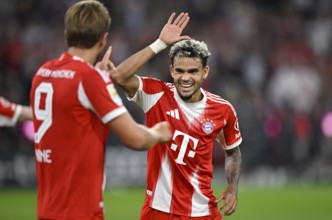 Goal celebration Harry Kane FC Bayern Munich FCB (09) Luis Diaz FC Bayern Munich FCB (14) Action on