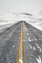 Winter road trip on the Icefields Parkway with lots of snow and ice, Banff National Park, Jasper