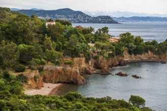 Picturesque coast and red rocks, near Anthéor, Saint-Raphaël, Massif de l'Esterel, Esterel