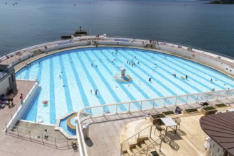 Seafront swimming pool on coast, Tinside lido, city of Plymouth, Devon, England, UK