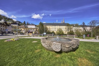Royal Castle Berchtesgaden, Fischerbrunnen, master stonemason August Wolf, fountain, stone