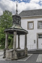 Taubenbrunnen, Villa Reni, also known as Falkenhof, Rheine, Münsterland, North Rhine-Westphalia,