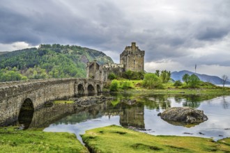 Eilean Donan Castle, Loch Duich, Isle of Skye, Highlands, Scotland, UK
