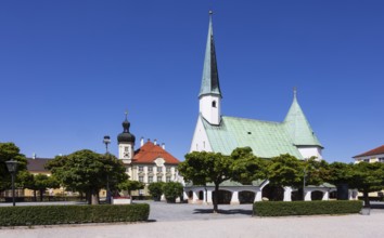 Chapel of Mercy and town hall on Kapellplatz, place of pilgrimage, Altötting, Upper Bavaria,