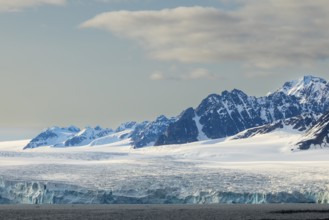 Glacier tongue, ice, mountain range, sea, Lillienhöökbreen, Spitsbergen, Svalbard