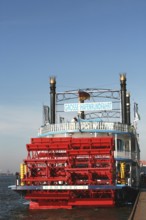 Paddle wheel, paddle steamer, harbour, Hamburg, Germany