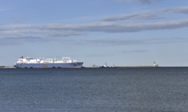 LNG tanker in the port of Mukran, ferry port Mukran, on RÃ¼gen, Mecklenburg-Vorpommern, Germany