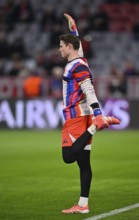 Goalkeeper Jonas Urbig FC Bayern Munich FCB (40) Warm-up training Champions League, Allianz Arena,