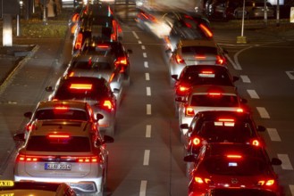 Rote RÃ¼ckleuchten, Rush Hour, RheinuferstraÃŸe, Cologne, Rhineland, North Rhine-Westphalia,