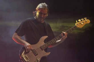 Dan Maines, bassist from Clutch, live on UK & European Tour 2025 at Huxleys Neue Welt in Berlin on