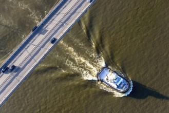 Tug, ship, harbor tug, Köhlbrand bridge, roadway, aerial view, Hamburg, Germany