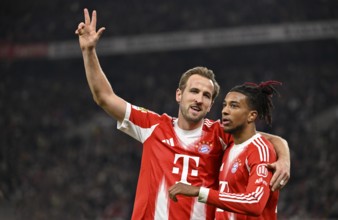Goal celebration Harry Kane FC Bayern Munich FCB (09) shows three fingers for hat-trick Michael