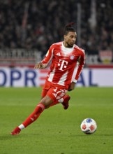 Michael Olise FC Bayern Munich FCB (17) Action on the ball MHPArena, MHP Arena Stuttgart,