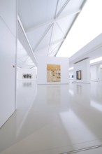 Modern exhibition space in gallery, presenting individual works of art, clear and extensive, Open