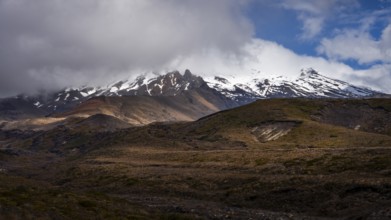 Volcanic landscape, Tama Lake Walk (Tama Lakes Track), Mount Ruapehu in the background. Tongariro