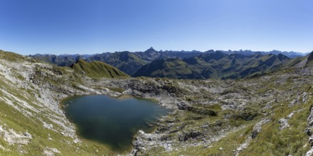 Mountain panorama over Laufbichlsee, behind it the Hochvogel, 2592m, AllgÃ¤u Alps, AllgÃ¤u,