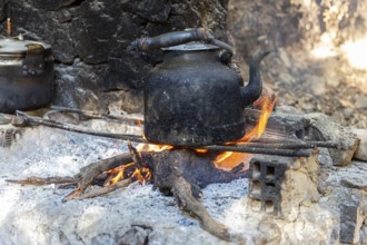 MAR, El, Kelaa, gorge, pot, fire