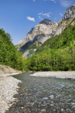 Klön, tributary to Lake Klöntal, GlÃ¤rnisch with Ruchen and Gross Feuerberg in the background,