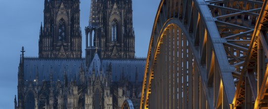 Abendstimmung am Kölner Dom, HohenzollernbrÃ¼cke, Cologne, North Rhine-Westphalia, Germany