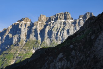 Mountains with MÃ¤ren, PfaffenhÃ¼t, GroÃŸ- and Chlyn Wendenstock, Canton of Bern, Switzerland