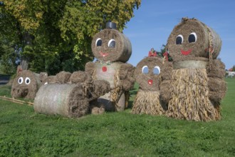 Straw figures for the 25th Thanksgiving on September 13, 2025 in Wedendorf, Mecklenburg-Western