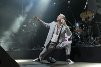 BAXTER DURY (son of Ian Dury), musician, singer, indie/pop, GB, ALLBARONE TOUR, live on 01.12.2025