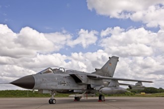 Panavia Tornado ECR, two-seater, aircraft type, multi-purpose fighter aircraft, fighter-bomber,