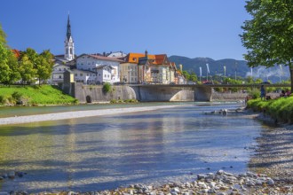 Isar bank with Isar bridge, parish church tower and Marienstift or Krugledererhaus, Bad Tölz.