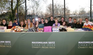 Prminente pack Christmas bags, 5th Charity Celebrity Pack 2025 campaign for street sweeps e.V. in