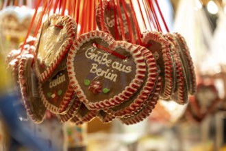 Gingerbread hearts at the Christmas market on Breitscheidplatz, at the Memorial Church, Christmas