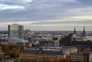 Emporio skyscraper (former Unilever House), church, St. Petri, St. Jacobi, Free and Hanseatic City